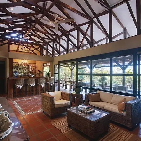 Architectural Home, Pool And High Speed Internet